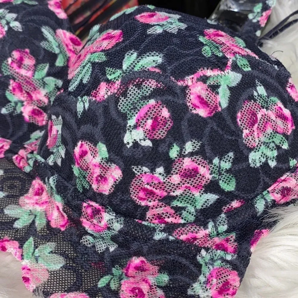 PINK by V.S. Floral Lace Bralette S/P - Picture 3 of 8